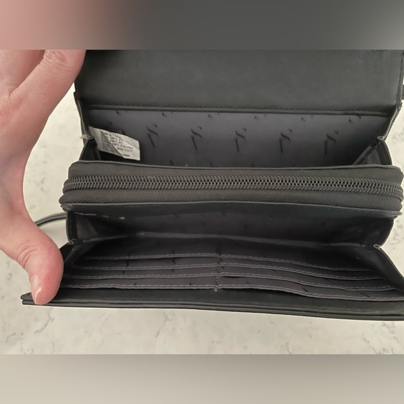 Simply Vera Vera Wang Signature Mini Crossbody Bag - Picture 4 of 5